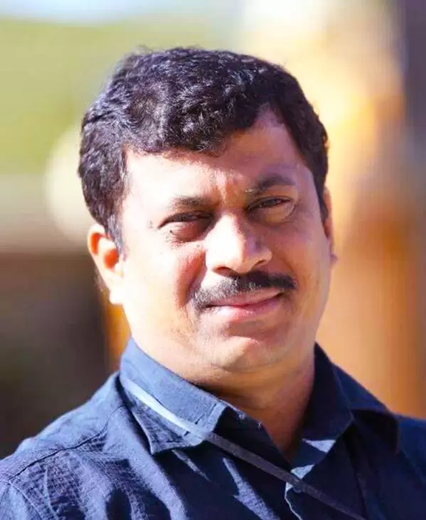 Ravi Santhehaklu